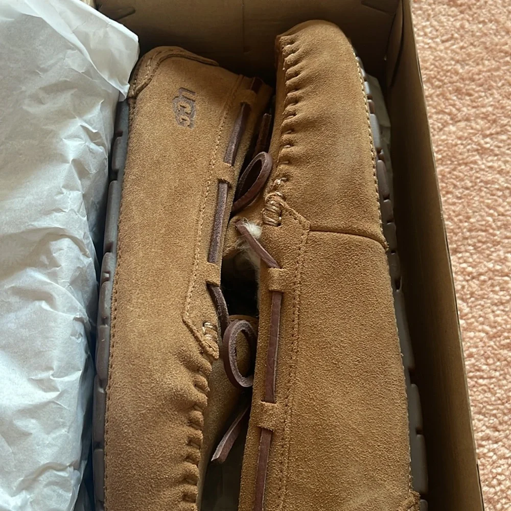 UGG women’s  Brown Suede Loafers - Picture 10 of 17